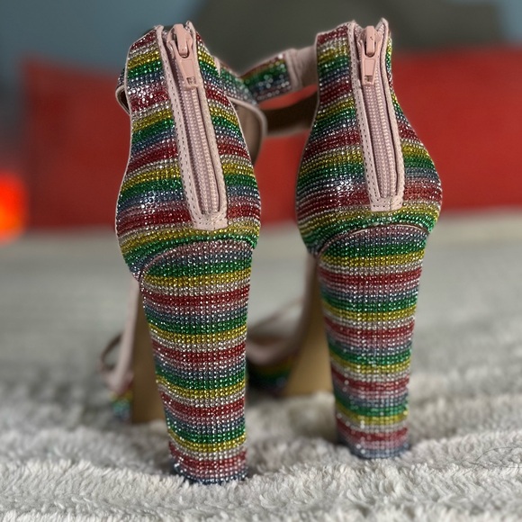 Madden Girl Siren Rainbow Platform Heel Size 9 NEW - Picture 7 of 7